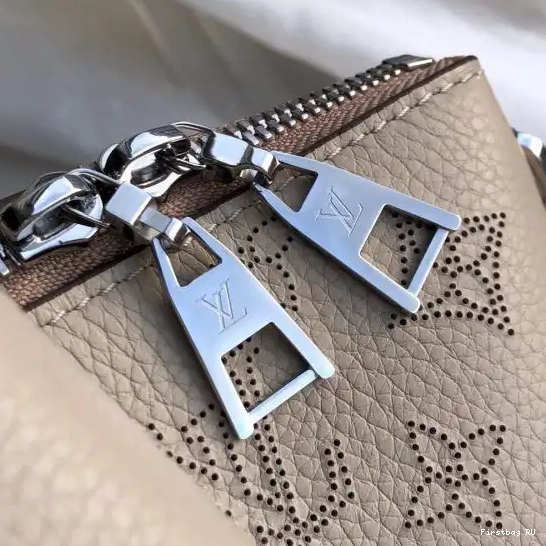 Firstbag Bag Vuitton Haumea Louis 0506